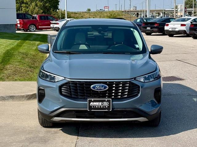 Photo of 2023 Vapor Blue Metallic Ford Escape