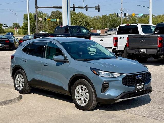 Photo of 2023 Vapor Blue Metallic Ford Escape