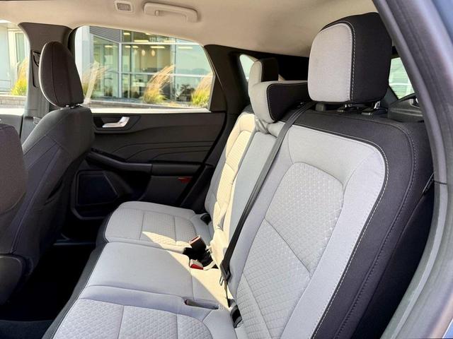 Photo of 2023 Vapor Blue Metallic Ford Escape