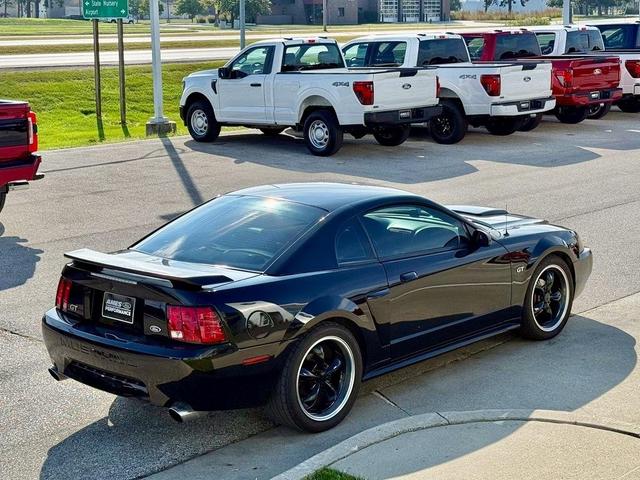 Photo of 2003 Black Ford Mustang