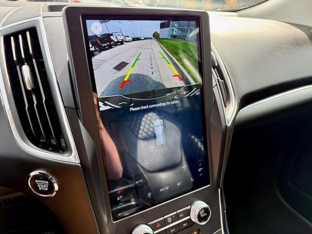 Photo of 2024 Black Metallic Ford Edge