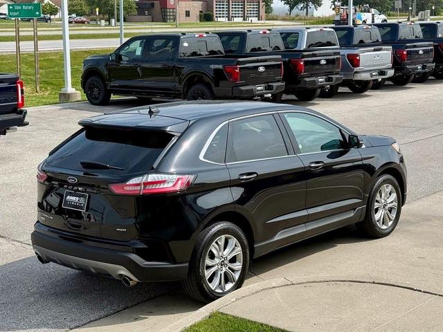 Photo of 2024 Black Metallic Ford Edge