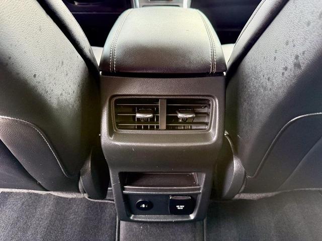 Photo of 2024 Black Metallic Ford Edge