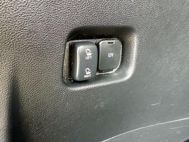 Photo of 2024 Black Metallic Ford Edge