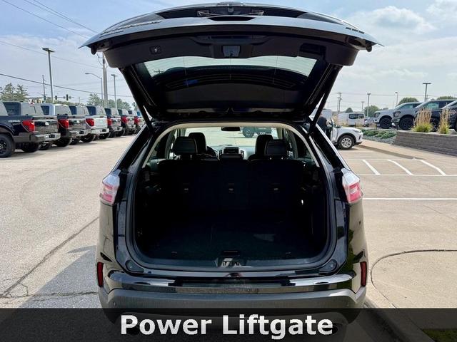 Photo of 2024 Black Metallic Ford Edge