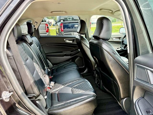 Photo of 2024 Black Metallic Ford Edge