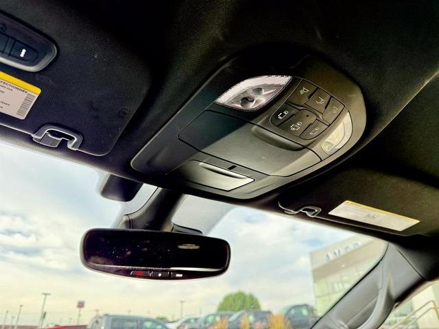 Photo of 2022 Ceramic Gray Clearcoat Chrysler Pacifica