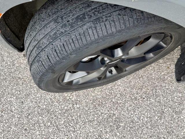 Photo of 2022 Ceramic Gray Clearcoat Chrysler Pacifica