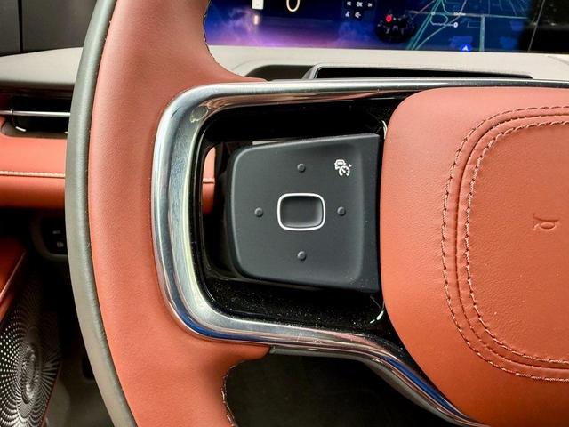 Photo of 2025 White Platinum Clearcoat Metallic Lincoln Nautilus