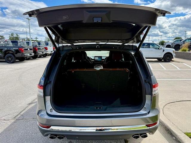 Photo of 2022 Metallic Lincoln Aviator