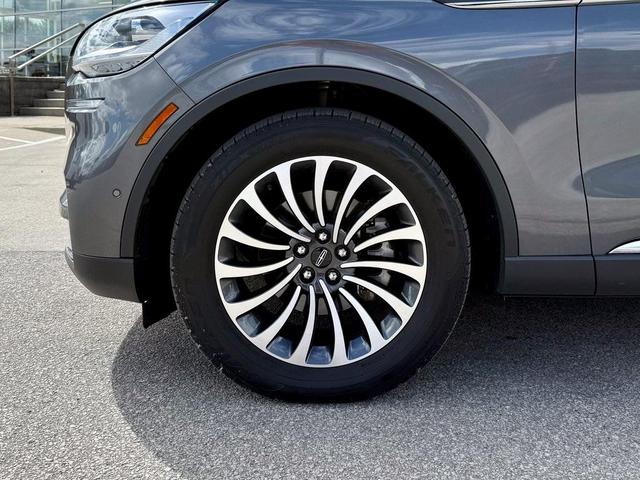 Photo of 2022 Metallic Lincoln Aviator