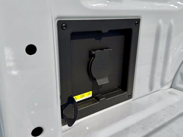 Photo of 2025 Oxford White Ford F-150