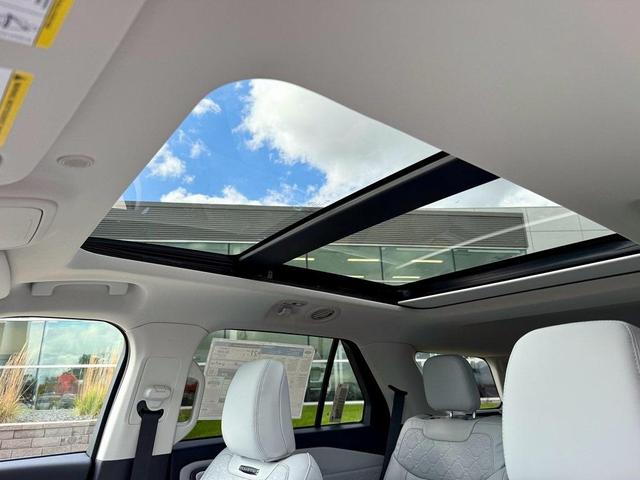 Photo of 2025 Agate Black Metallic Ford Explorer