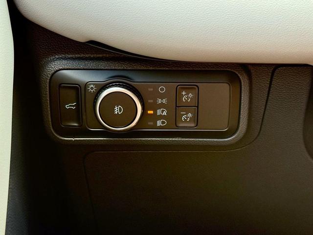 Photo of 2025 Agate Black Metallic Ford Explorer