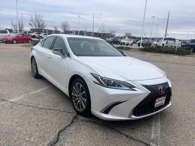 Photo of 2020 Eminent White Pearl Lexus ES 350