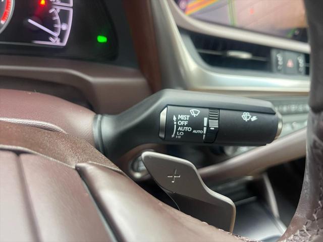 Photo of 2020 Eminent White Pearl Lexus ES 350