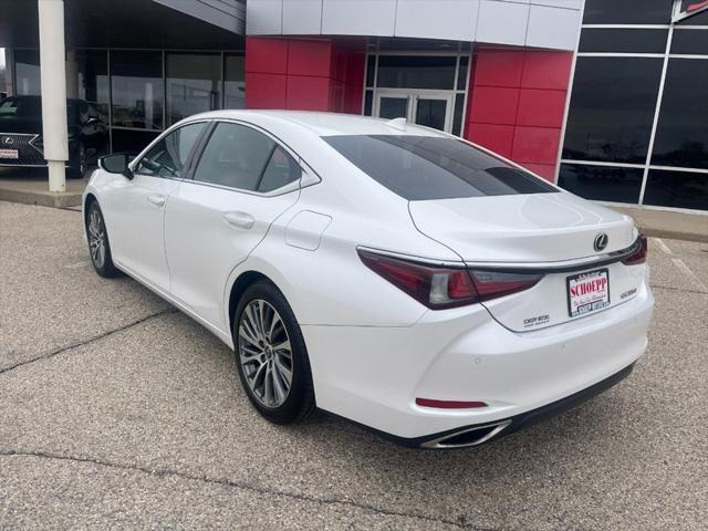 Photo of 2020 Eminent White Pearl Lexus ES 350