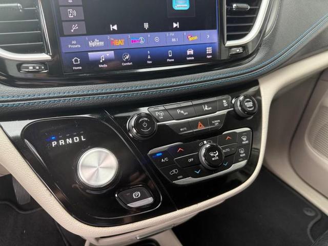Photo of 2021 WHITE Chrysler Pacifica Hybrid