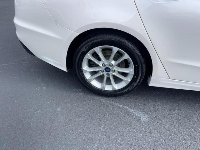 Photo of 2020 White Platinum Metallic Tri-Coat Ford Fusion
