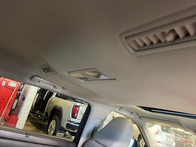 Photo of 2021 Celestial Silver Metallic Toyota Highlander