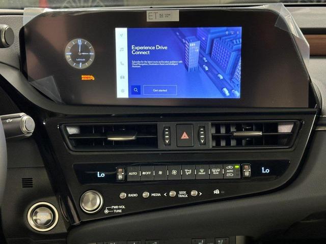 Photo of 2025 Iridium Lexus ES 300h