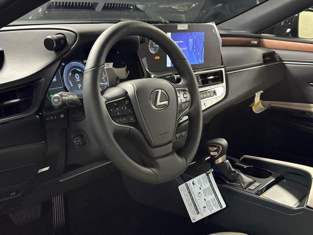 Photo of 2025 Iridium Lexus ES 300h
