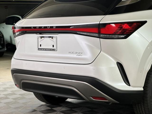 Photo of 2023 Eminent White Pearl Lexus RX 350