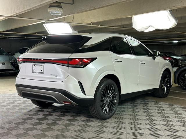 Photo of 2023 Eminent White Pearl Lexus RX 350