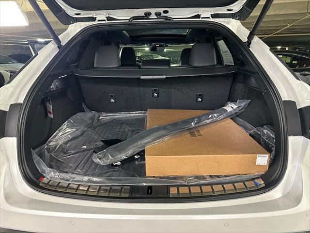 Photo of 2023 Eminent White Pearl Lexus RX 350