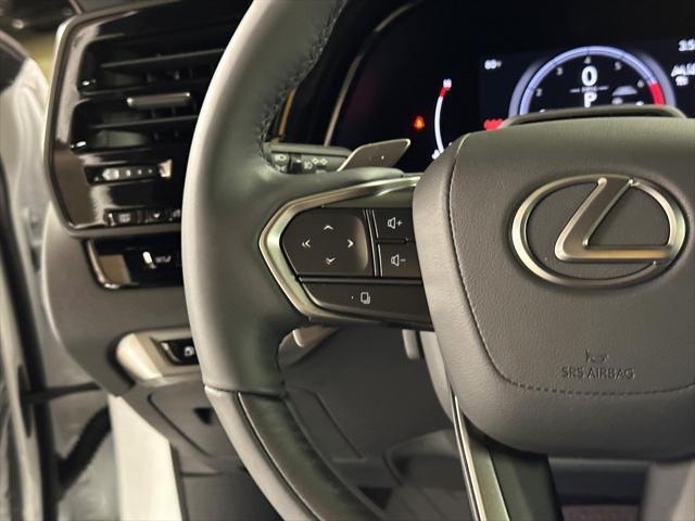 Photo of 2023 Eminent White Pearl Lexus RX 350