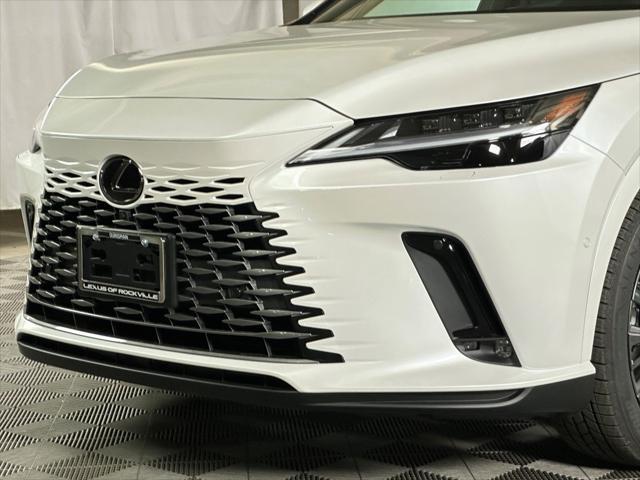 Photo of 2023 Eminent White Pearl Lexus RX 350