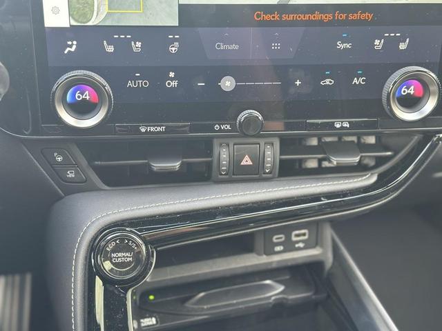 Photo of 2025 Ultra White Lexus NX 450h+