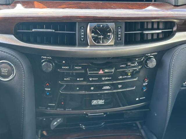 Photo of 2017 Black Onyx Lexus LX 570