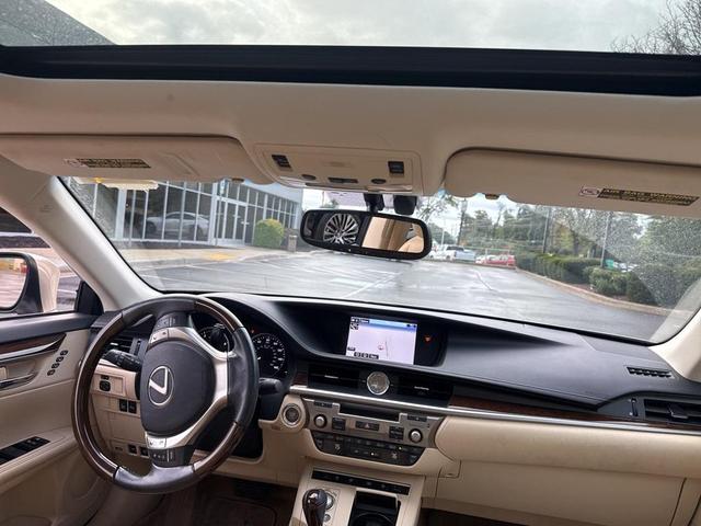 Photo of 2015 Cashmere Metallic Lexus ES 350