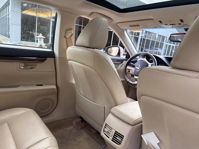 Photo of 2015 Cashmere Metallic Lexus ES 350