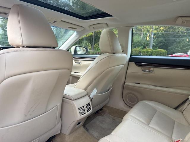 Photo of 2015 Cashmere Metallic Lexus ES 350