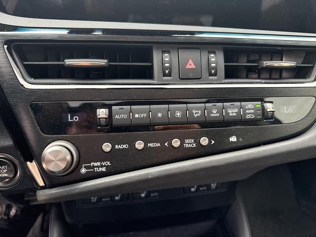 Photo of 2024 Cloudburst Gray Lexus ES 350