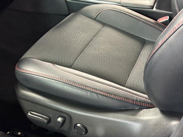 Photo of 2016 Super White Toyota Camry