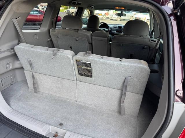 Photo of 2011 MAROON Toyota Highlander