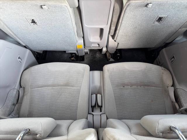 Photo of 2011 MAROON Toyota Highlander
