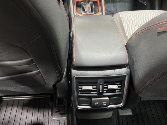 Photo of 2021 Ice Silver Metallic Subaru Forester