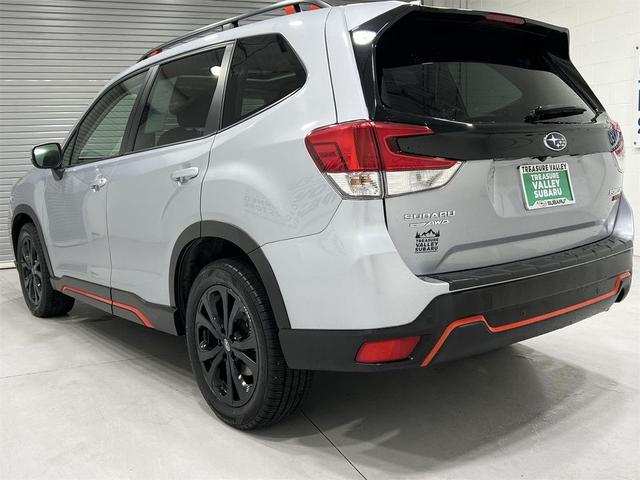Photo of 2021 Ice Silver Metallic Subaru Forester