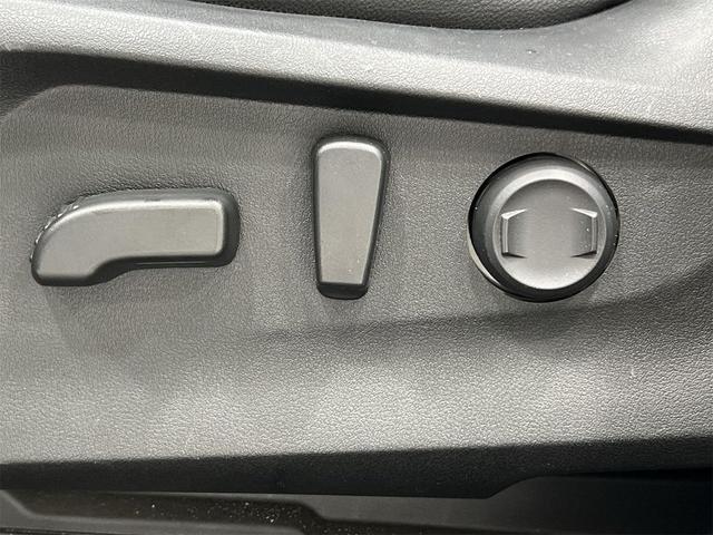 Photo of 2021 Ice Silver Metallic Subaru Forester