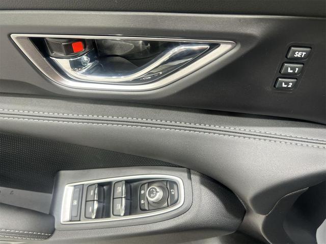 Photo of 2024 Ice Silver Metallic Subaru Ascent
