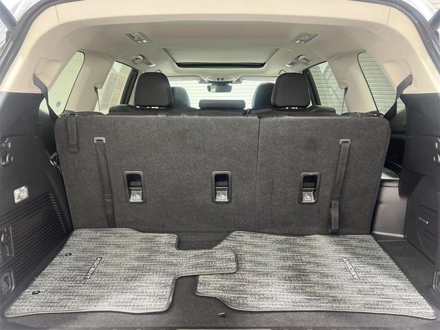 Photo of 2024 Ice Silver Metallic Subaru Ascent
