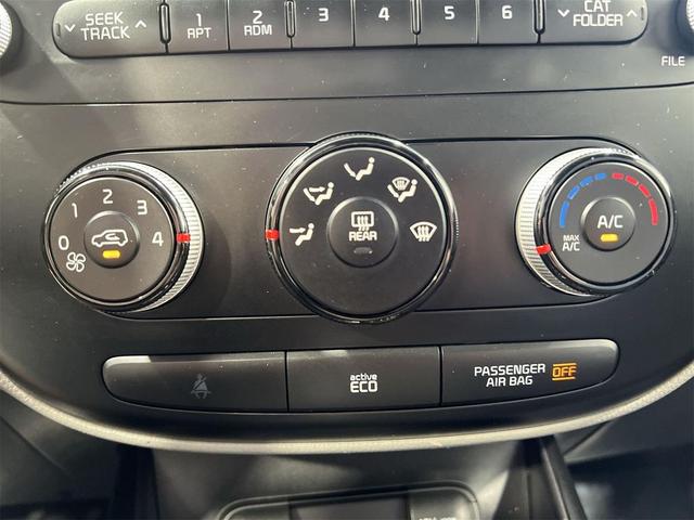 Photo of 2014 Bright Silver Kia Soul