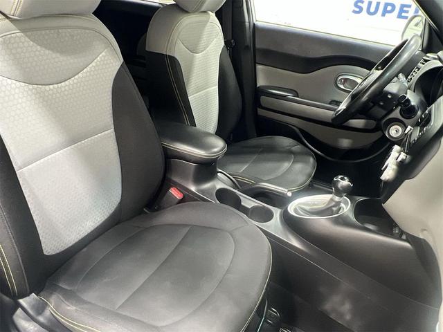 Photo of 2014 Bright Silver Kia Soul