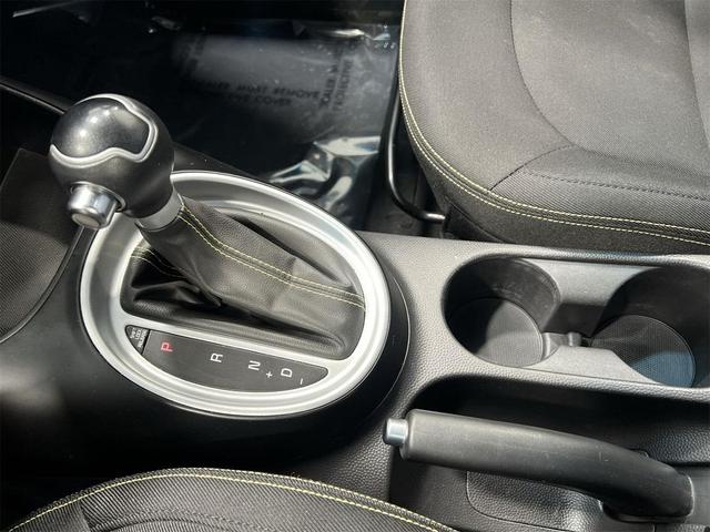 Photo of 2014 Bright Silver Kia Soul