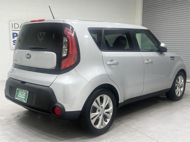 Photo of 2014 Bright Silver Kia Soul