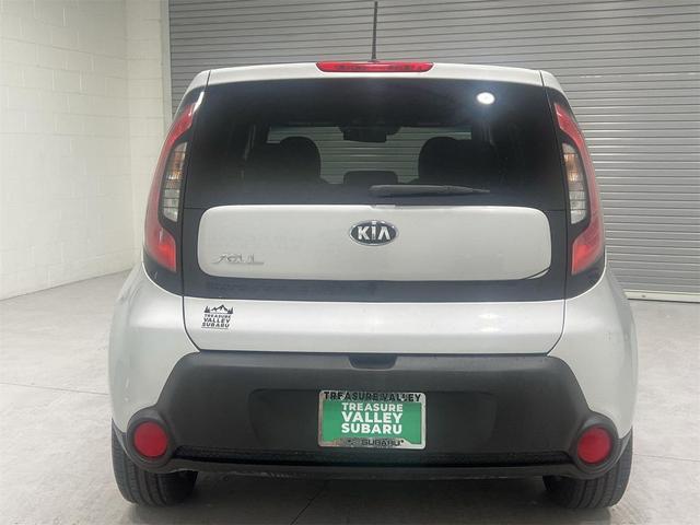 Photo of 2014 Bright Silver Kia Soul